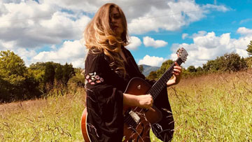 Front Porch Music Series: Amanda Bocchi
